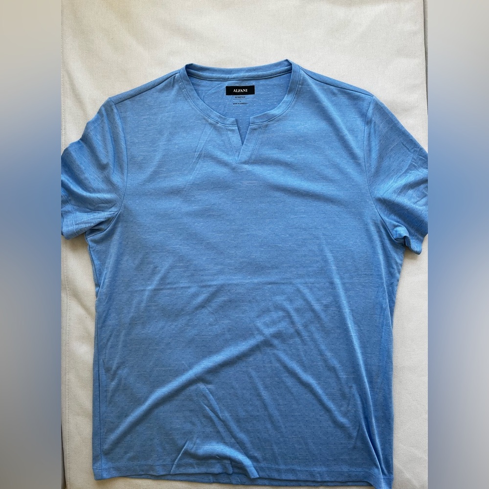 Alfani Men’s Blue Strecth Tee: Size L